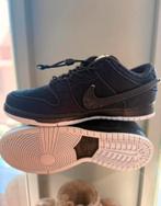 Gnar Hunters Nike SB Dunk Low Maat: 44’5, Kleding | Heren, Schoenen, Zwart, Nike, Nieuw, Ophalen of Verzenden