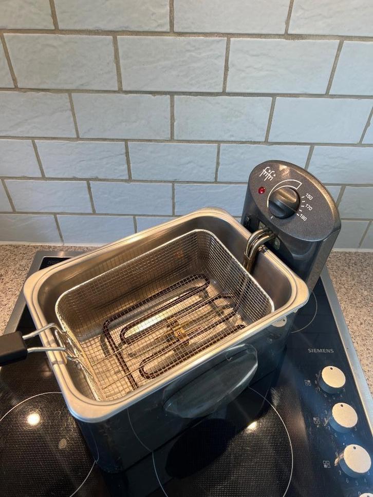 Friteuse Frifri 4,5L - 3200W, Electroménager, Friteuses, Comme neuf, 4 litres ou plus, Pan intérieur amovible, Enlèvement