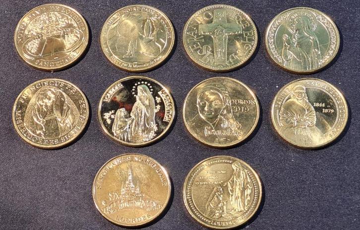 10 medailles van Lourdes Frankrijk, Postzegels en Munten, Penningen en Medailles, Ophalen