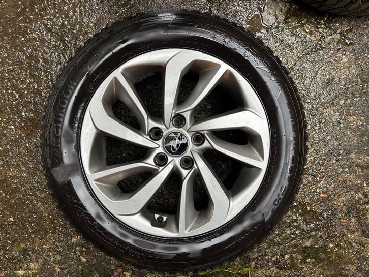 Jantes Hyundai pneu hiver 17p, Autos : Pièces & Accessoires, Pneus & Jantes, Pneu(s), Pneus hiver, Enlèvement