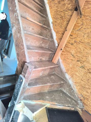 ESCALIER À RESTAURER  beschikbaar voor biedingen