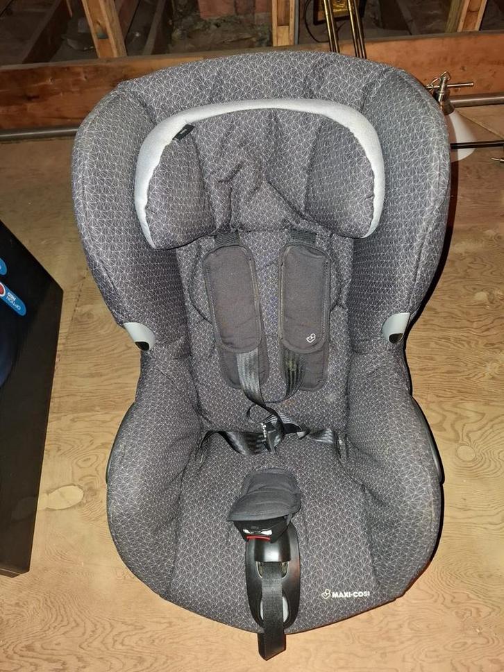 2 autostoelen Maxi cosi. geen Isofix, wel draaibaar, Kinderen en Baby's, Autostoeltjes, Gebruikt, Isofix, Ophalen