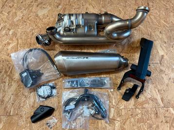 KTM Superduke 1290/1390R OEM volledig uitlaatsysteem NIEUW!! beschikbaar voor biedingen