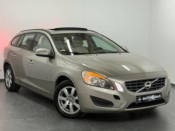 Volvo V60 2.0 D4 Euro5 - 1erMain - Carnet - Toit ouvrant beschikbaar voor biedingen