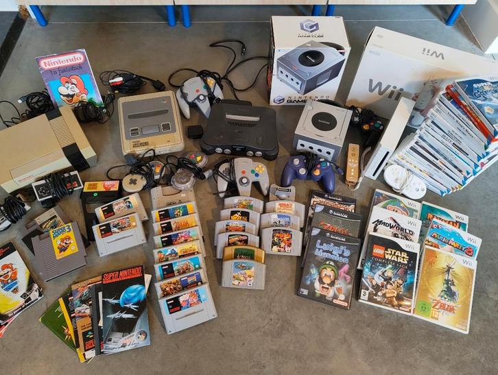 Alle Nintendo consoles van de NES tot de Wii, Games en Spelcomputers, Spelcomputers | Nintendo NES, Gebruikt, Met 3 controllers of meer