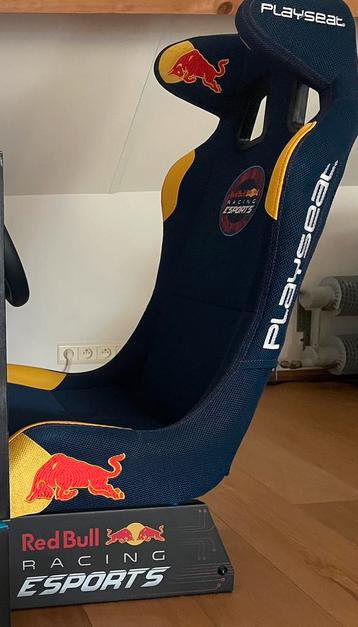 Red Bull playseat met Gearshift holder PRO disponible aux enchères