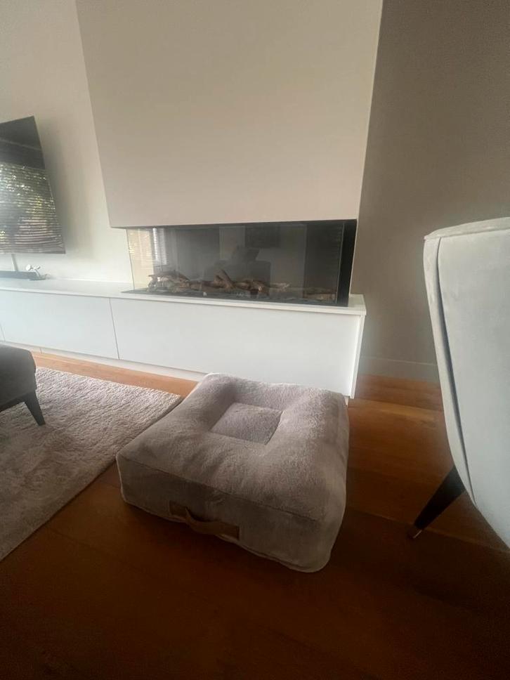 Zacht en luxe aanleg voor kat of hond – merk More, Dieren en Toebehoren, Katten-accessoires, Zo goed als nieuw, Ophalen