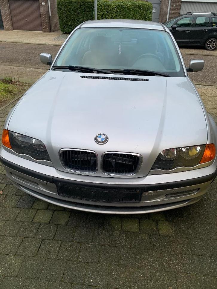 BMW serie 3  316i, Auto's, BMW, Particulier, 3 Reeks, Benzine, 5 deurs, Handgeschakeld, Zilver of Grijs, Blauw, Stof, Onderhoudsboekje