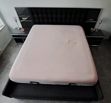 chambre à coucher complète Boxsprings, Enlèvement, Utilisé