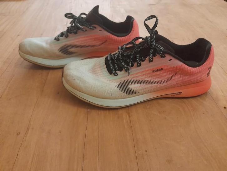 Kiprun KD800 hardloopschoenen – maat 39 – licht & snel, Sport en Fitness, Loopsport en Atletiek, Zo goed als nieuw, Hardloopschoenen