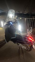 vespa primavera full option, Fietsen en Brommers, Scooters | Vespa, Ophalen, Zo goed als nieuw, Benzine, 50 cc