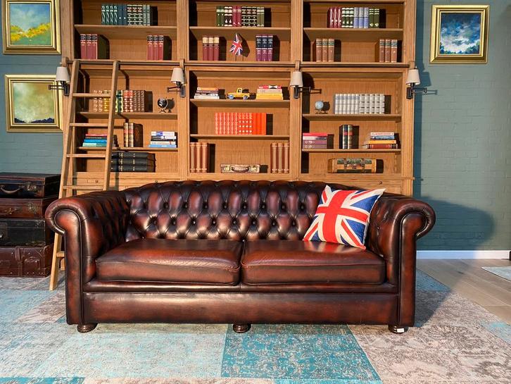 Springvale Chesterfield zetel roodbruin GRATIS GELEVERD, Huis en Inrichting, Zetels | Voetbanken en poefs, Leer, Ophalen of Verzenden