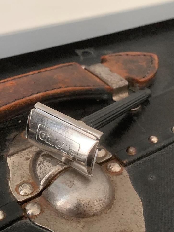 Rasoir de sécurité Gillette vintage Homme, Bijoux, Sacs & Beauté, Beauté | Soins du visage, Enlèvement ou Envoi