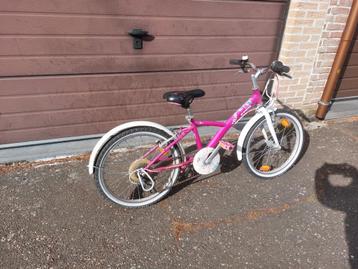 Meisjesfiets 20 inch in zeer goed staat beschikbaar voor biedingen