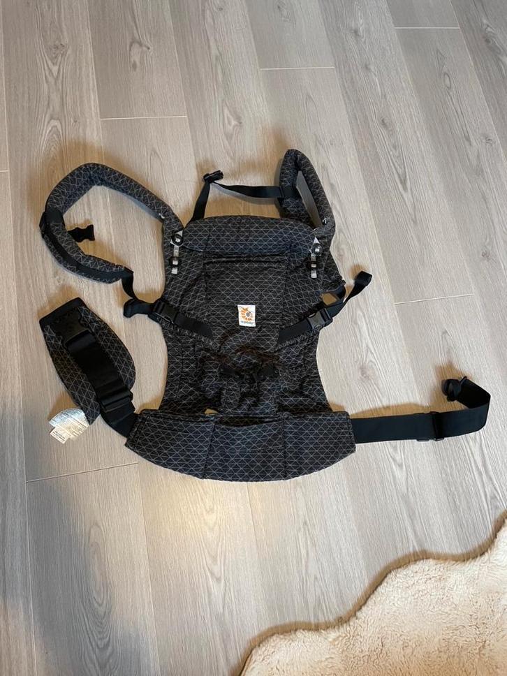 Draagzak Ergobaby Adapt GeoBlack, Kinderen en Baby's, Babydragers en Draagdoeken, Zo goed als nieuw, Draagzak, Buik, Rug of Zij