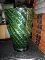 Vase en verre 19cm vert, Antiquités & Art, Enlèvement ou Envoi