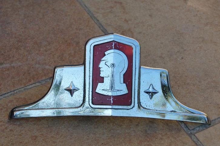 Pontiac silver streak 1948 Amerikaanse oldtimer embleem, Antiek en Kunst, Curiosa en Brocante, Ophalen of Verzenden