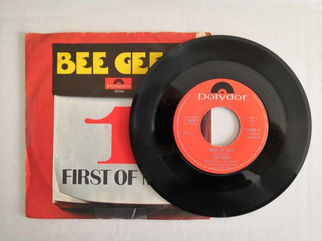 BEE GEES - First of May (45t), Cd's en Dvd's, Vinyl Singles, 7 inch, Single, Ophalen of Verzenden, Zo goed als nieuw