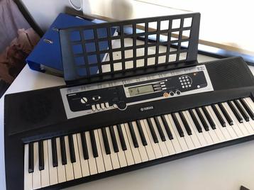 Yamaha keyboard YPT-210