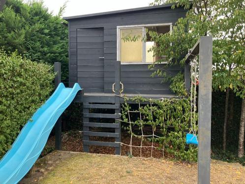Groot speelhuis met glijbaan, Kinderen en Baby's, Speelgoed | Buiten | Speelhuisjes, Gebruikt, Hout, Ophalen