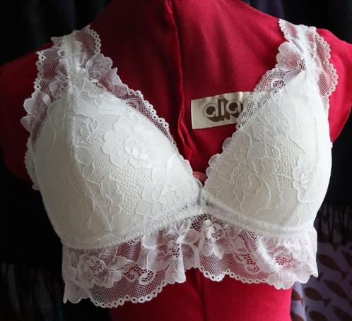 comme neuf soutien dentelle blanc 75B, Vêtements | Femmes, Sous-vêtements & Lingerie, Soutien-gorge, Blanc, Enlèvement ou Envoi