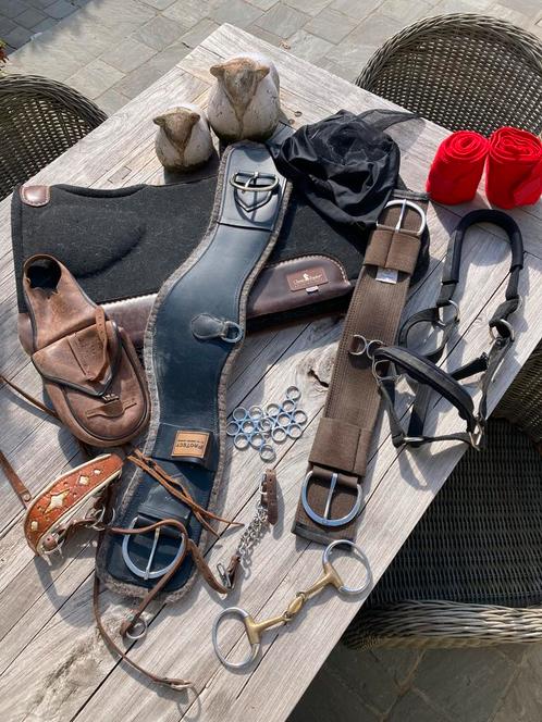 Western singels , hoofdstel, bit, hackamore, halster, etc, Dieren en Toebehoren, Paarden en Pony's | Overige Paardenspullen, Zo goed als nieuw