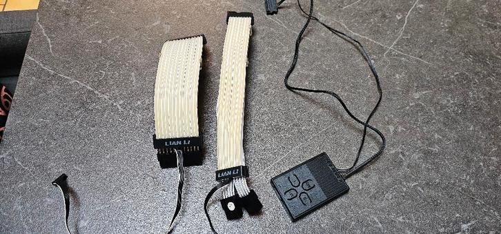 Câble alimentation RGB Lian Li, Informatique & Logiciels, Boîtiers d'ordinateurs, Utilisé, Enlèvement ou Envoi