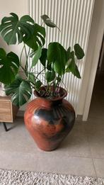 Terracotta pot met glazuur tekening op plus plant, Huis en Inrichting, Woonaccessoires | Vazen, Ophalen, Overige materialen, Gebruikt