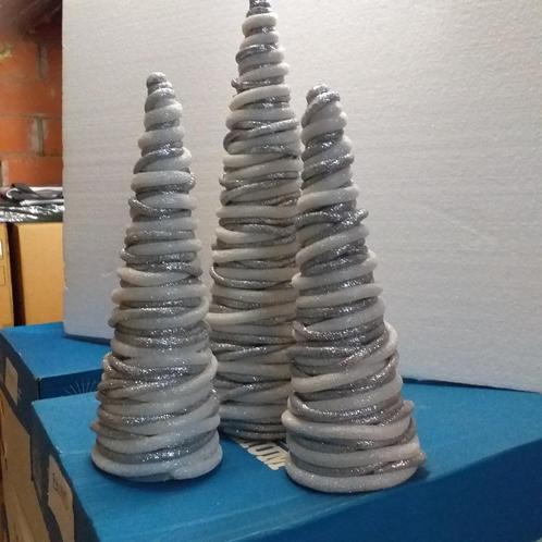 Setje van 3 moderne kerstbomen, Diversen, Kerst, Zo goed als nieuw, Ophalen of Verzenden