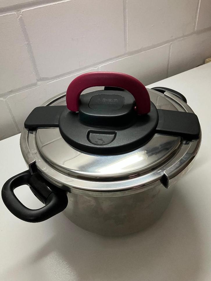 Seb snelkookpan Clips+, Maison & Meubles, Cuisine | Casseroles & Poêles, Comme neuf, Casserole ou Cocotte-minute, Autres matériaux
