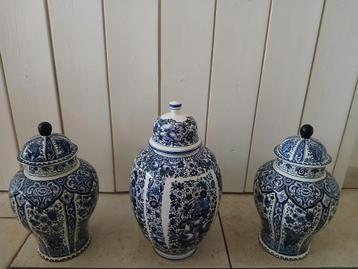 vase et couvercle bleus de Delft | Boch Delfia vintage disponible aux enchères