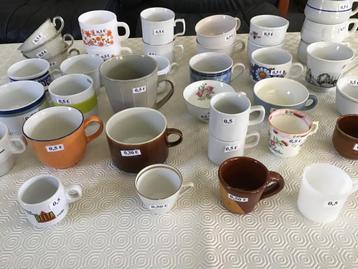 70 sacs ou mugs à 0,50 euro chacun disponible aux enchères