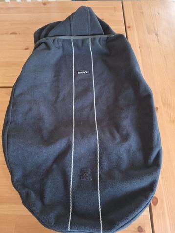 Babybjorn cape pour porte bébé disponible aux enchères