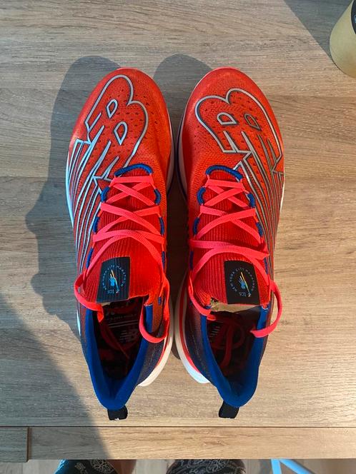 New Balance FUELCELL ELITE NY, taille EU45,5 (CARBON shoes), Kleding | Heren, Schoenen, Zo goed als nieuw, Ophalen