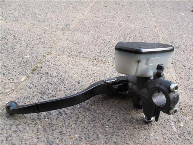 kawasaki GTR1400 koppellingspomp zeer mooi, Motoren, Onderdelen | Kawasaki, Gereviseerd, Ophalen of Verzenden