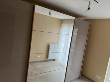 LUXE KLEDINGKAST SCHUIFDEURKAST 3-DEURS (229x315) beschikbaar voor biedingen