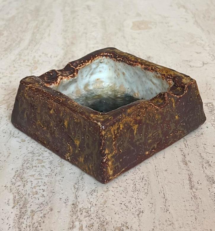 Mobach brutalistische asbak, Antiek en Kunst, Antiek | Keramiek en Aardewerk, Ophalen