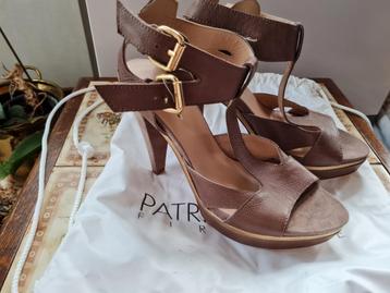Sandales en cuir marron Frida taille 39, Frida, Enlèvement ou Envoi, Comme neuf, Brun