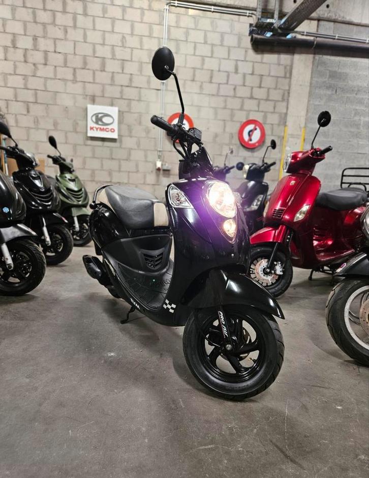 Sym Mio 50cc klasse B 4 takt 2009 9.482 km - 100% origineel!, Fietsen en Brommers, Scooters | SYM, Gebruikt, Mio, Klasse B (45 km/u)