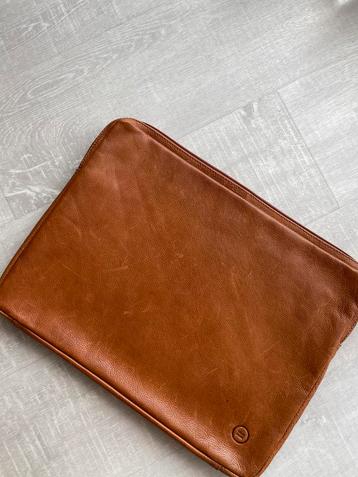 Laptophoes beschikbaar voor biedingen