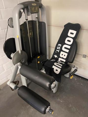 Leg curl technogym beschikbaar voor biedingen