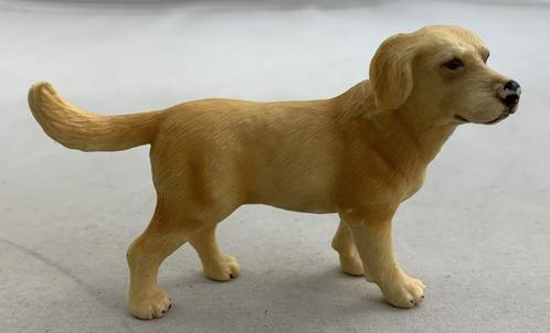 Schleich 16329 Labrador geel gold hond figuur dier uit 2001, Verzamelen, Dierenverzamelingen, Gebruikt, Ophalen of Verzenden