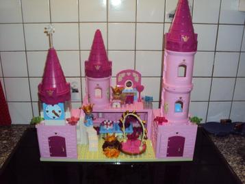 Duplo,groot roos prinsessenkasteel met prinsessen, prins.... beschikbaar voor biedingen