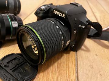 Pentax K-50 met DA 18-135mm, FA 50mm, Sigma 10-20 3.5 disponible aux enchères