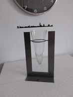 Conische glazen vaas in houder van metaal NIEUW, Ophalen, Glas