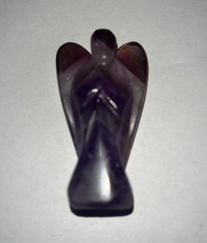 Amethist bescherm engel - 35gram - 30mm x 57mm x 18mm, Verzamelen, Mineralen en Fossielen, Ophalen of Verzenden