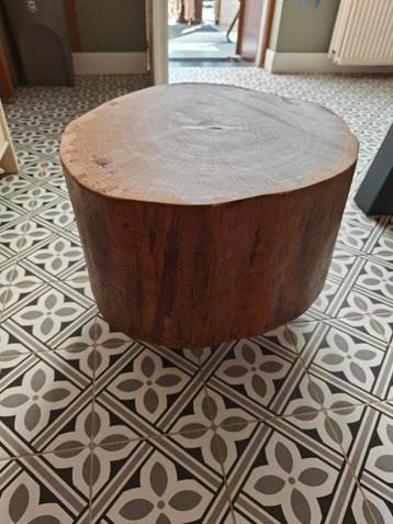 Boomstam Salontafel Eiken beschikbaar voor biedingen