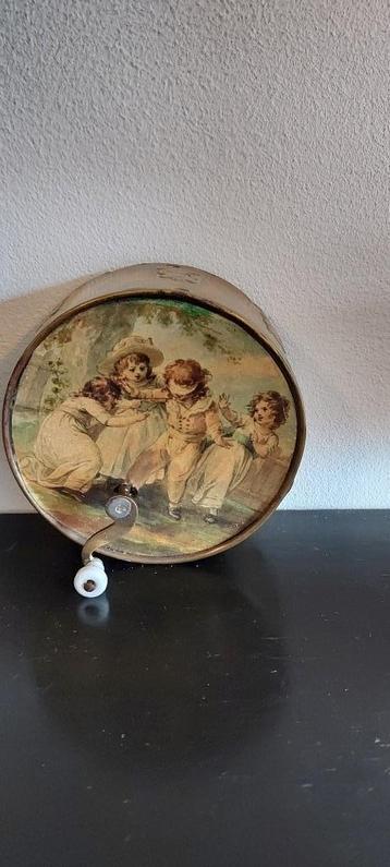 antieke Franse  muziekdoos periode eind 1800/begin 1900 beschikbaar voor biedingen
