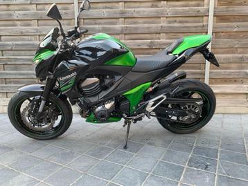 kawasaki z800 **13000KM** performance pack **akrapovic ** beschikbaar voor biedingen