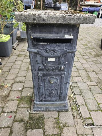 Brievenbus zoals het is. beschikbaar voor biedingen